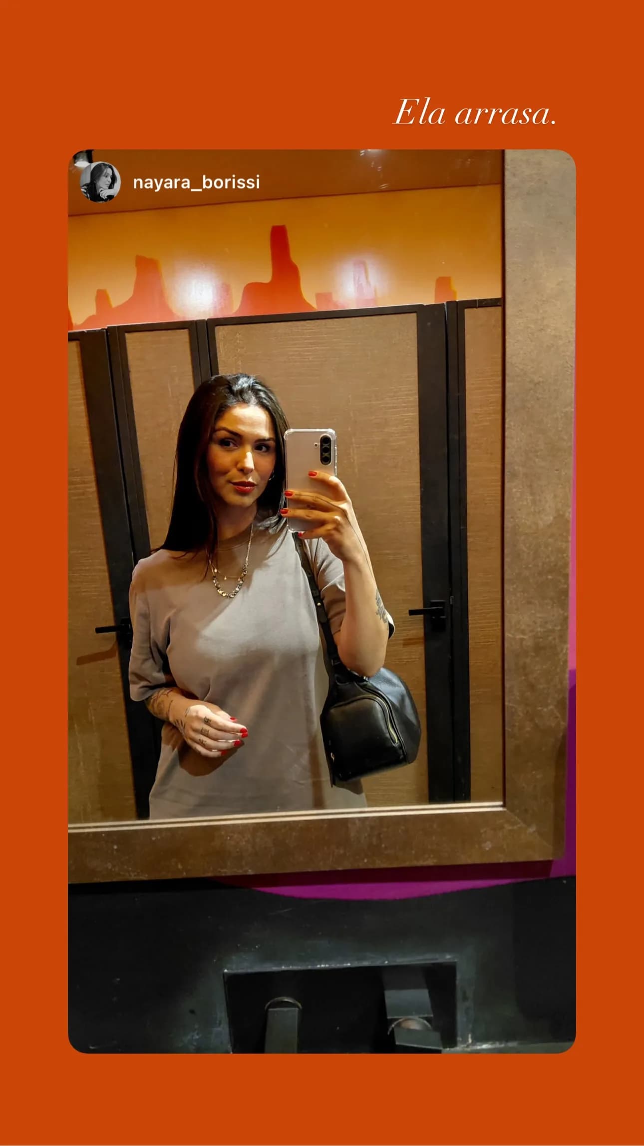 Cliente de 60+ com look de festa